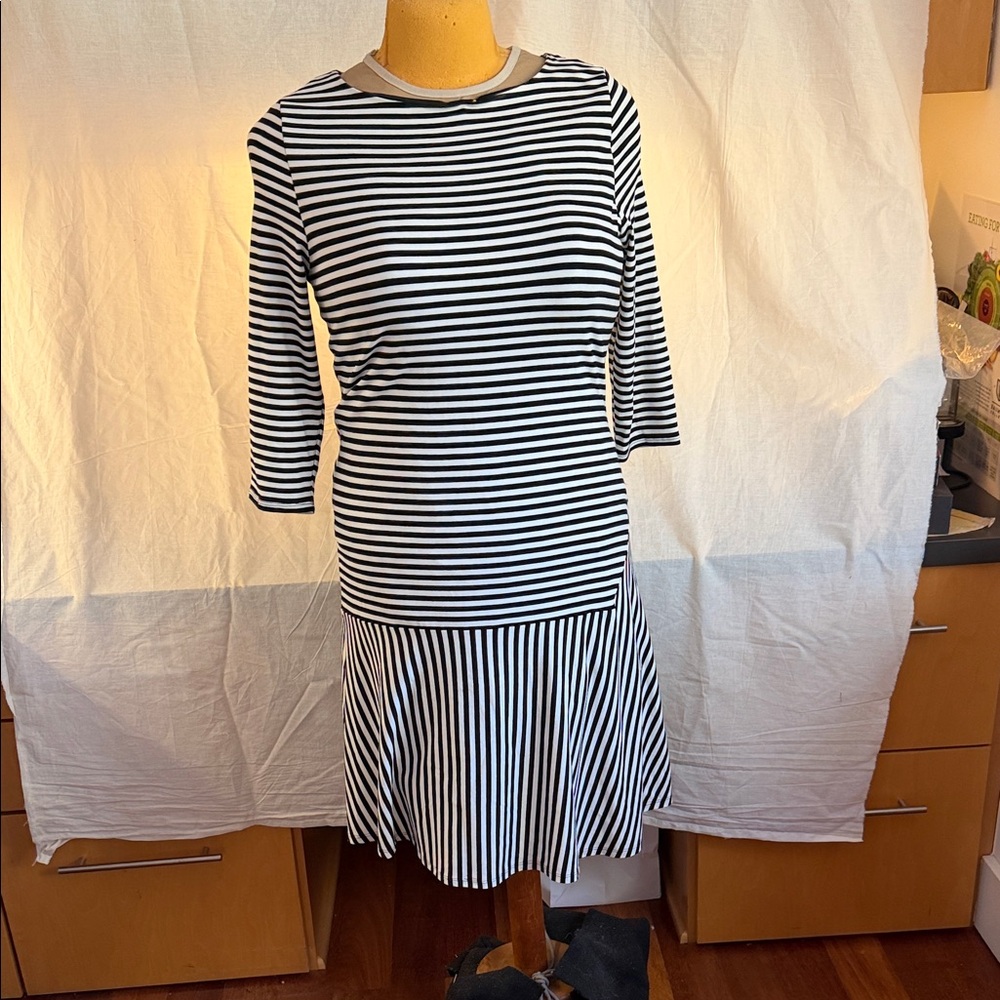 Vince Camuto Black and White Striped Long Sleeve Dress size 10/12, worn once